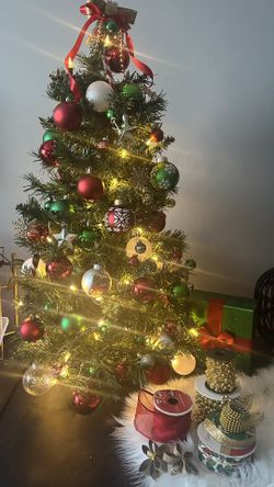 Custom Small  Decorated Christmas Tree, Decor Chain, Lighting Lights