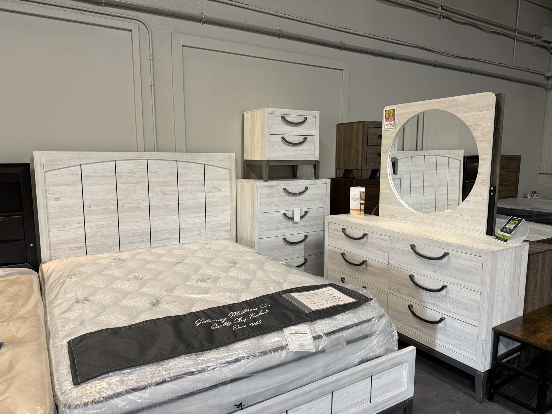 4pc Queen Bedroom Set