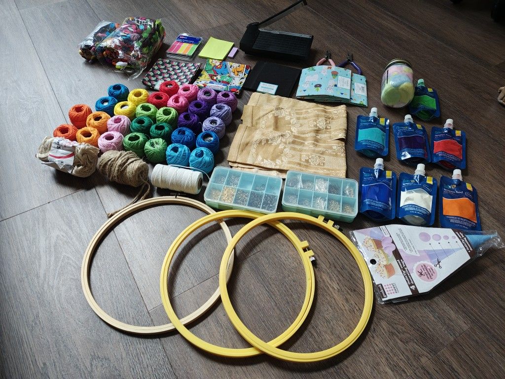 Artists Crafters Creative Lot