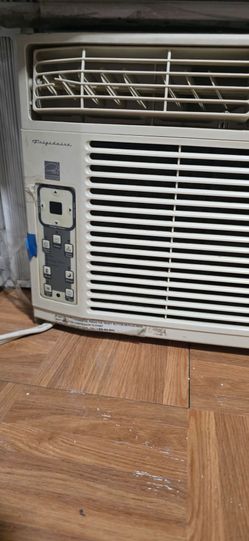 Ac unit _ 6,000 btu