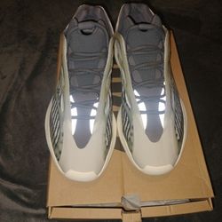 Yeezy 700 v3 Fade Salt