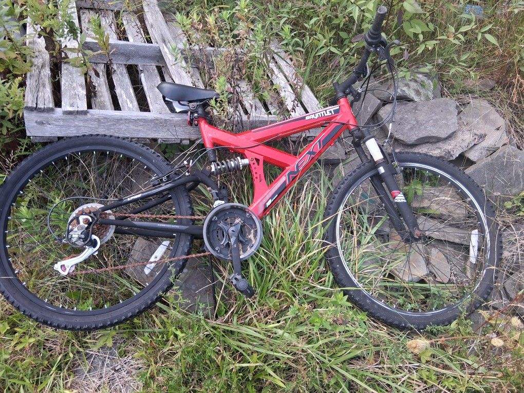 Dynacraft NEXT 24-inch Boys Gauntlet Mountain Bike.