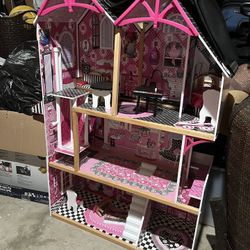 Large Doll House 