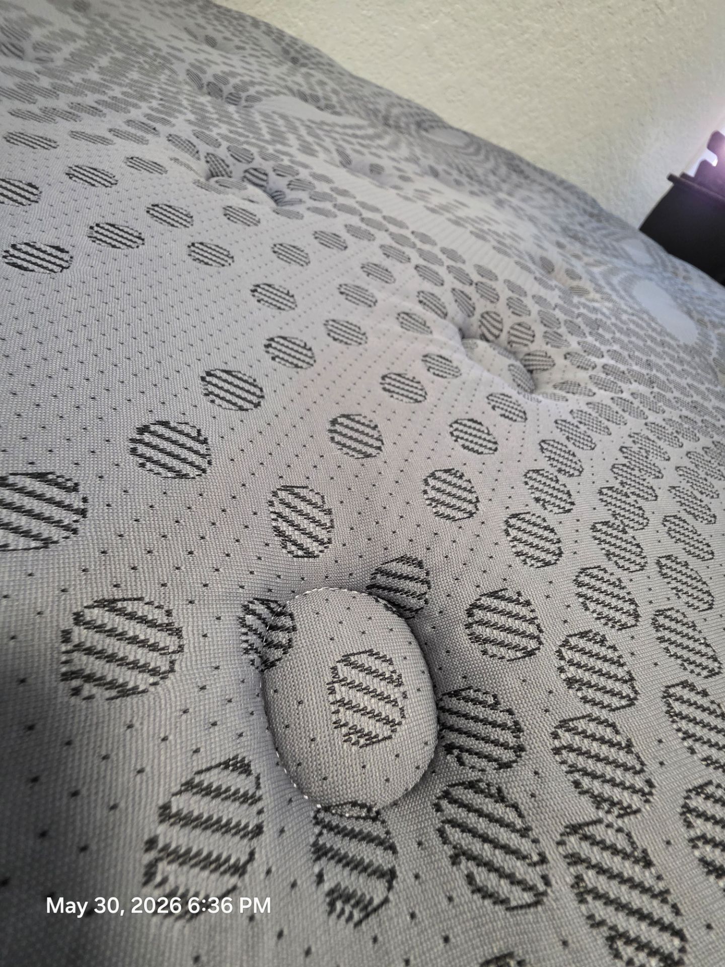 King size mattress with metal bedframe