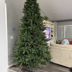 9 ft Christmas Tree 