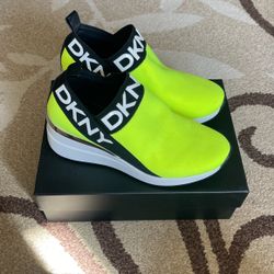 DKNY Green Woman Shoes 