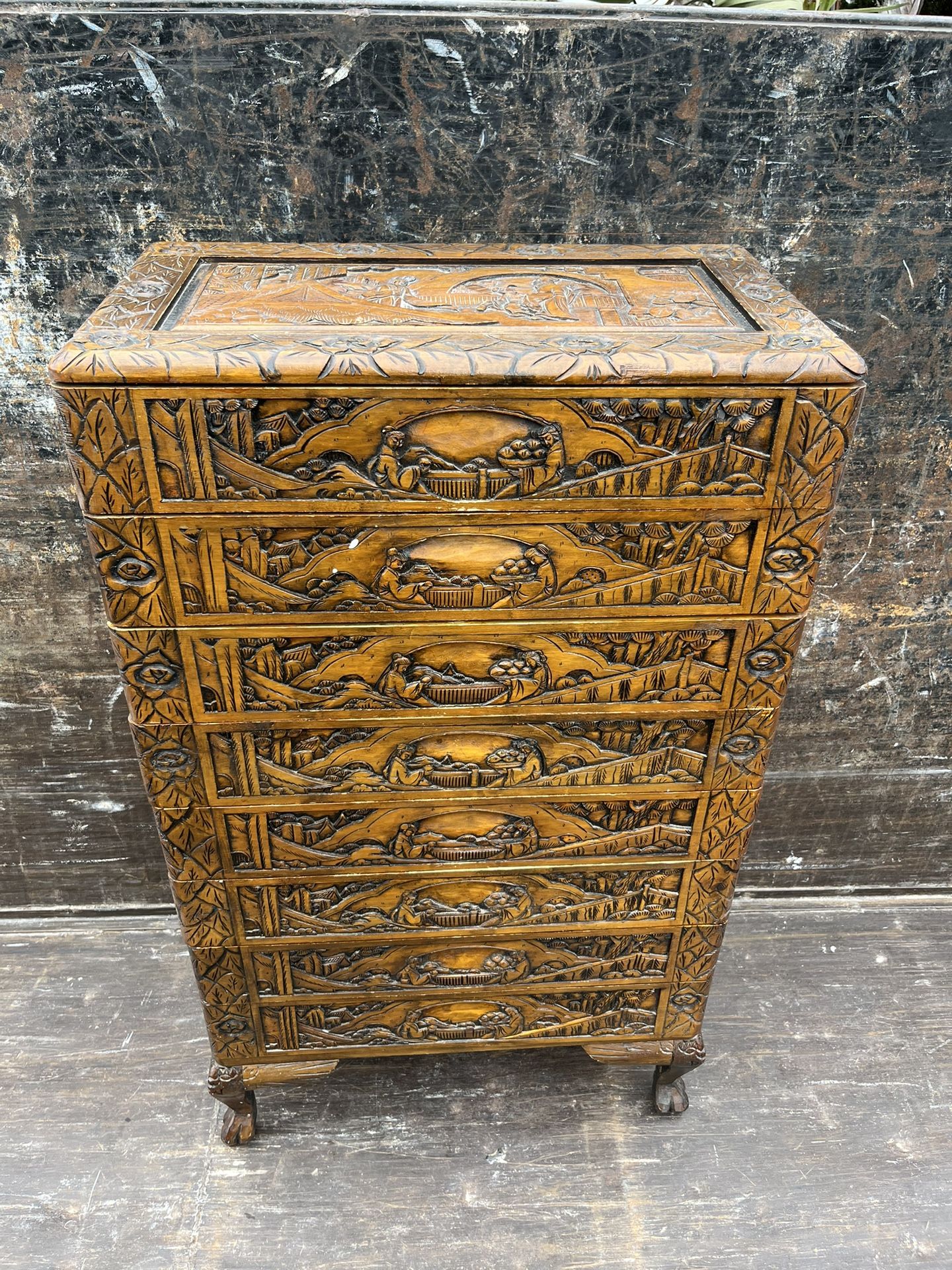 Indian Historical Dresser