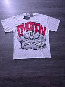 MEN’S GRAPHIC WHITE TEE