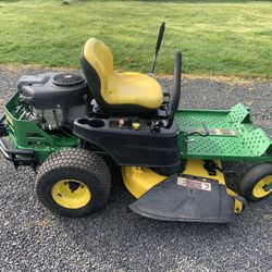 Deere Z335e Zero Turn Mower