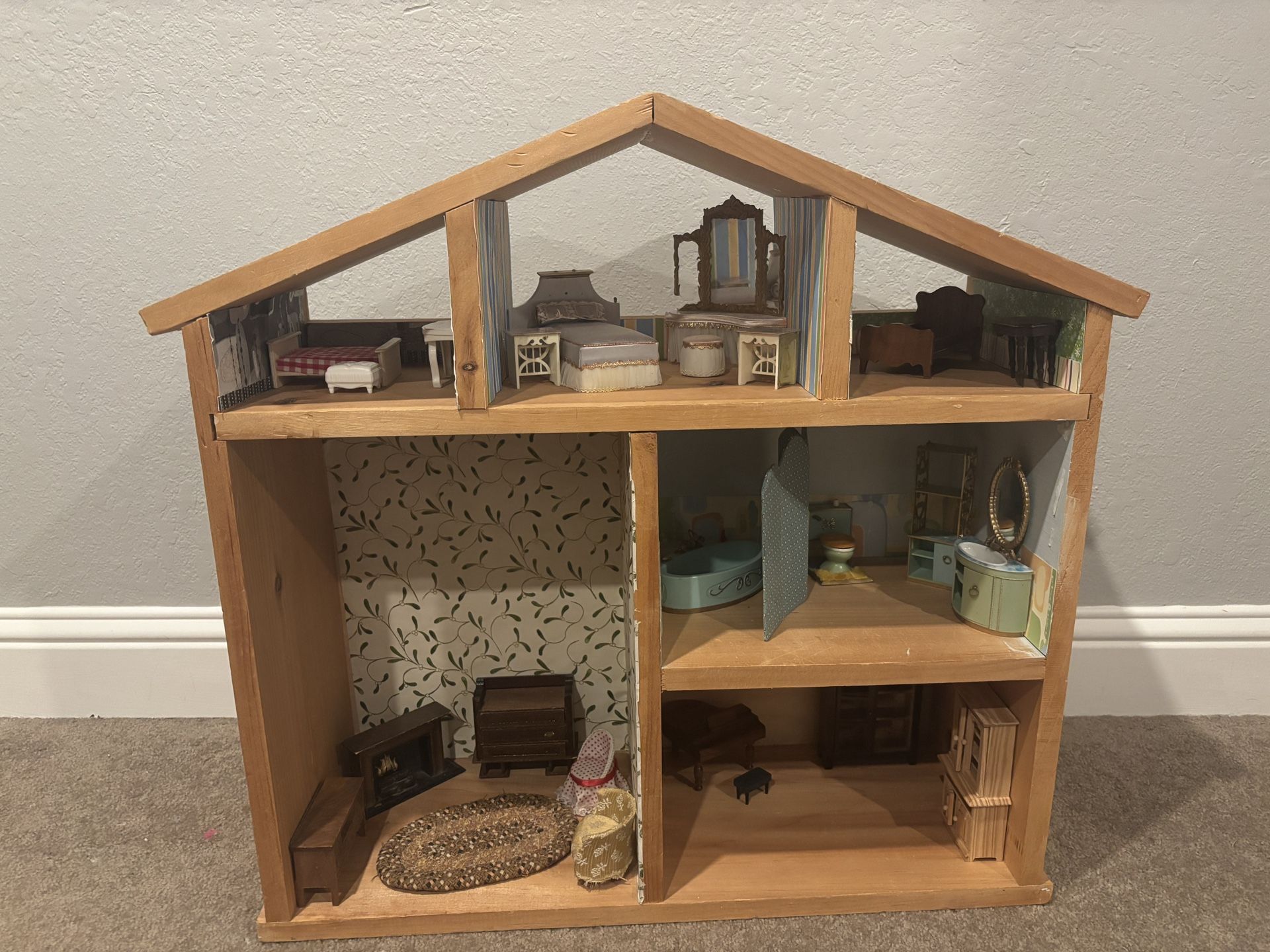 Large Vintage Dollhouse with 7 Characters and Furniture