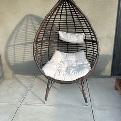 Freestanding Egg Chair