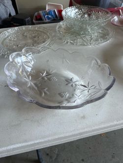 Oval serving bowl