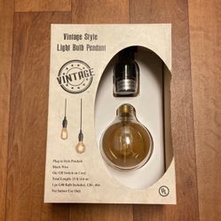 Vintage Style Light Bulb Pendant