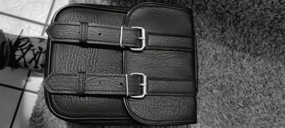 Motorcycle All Leather Saddle Bag, River Road Brand, Black, Insulated W/Black Leather Interior