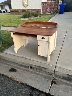 Curb Alert! Free desk
