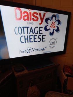 Nice Screen Tv Dont Know If Its A Smart Tv But Its In Good Condion With Remote 55 Inc Asking 300