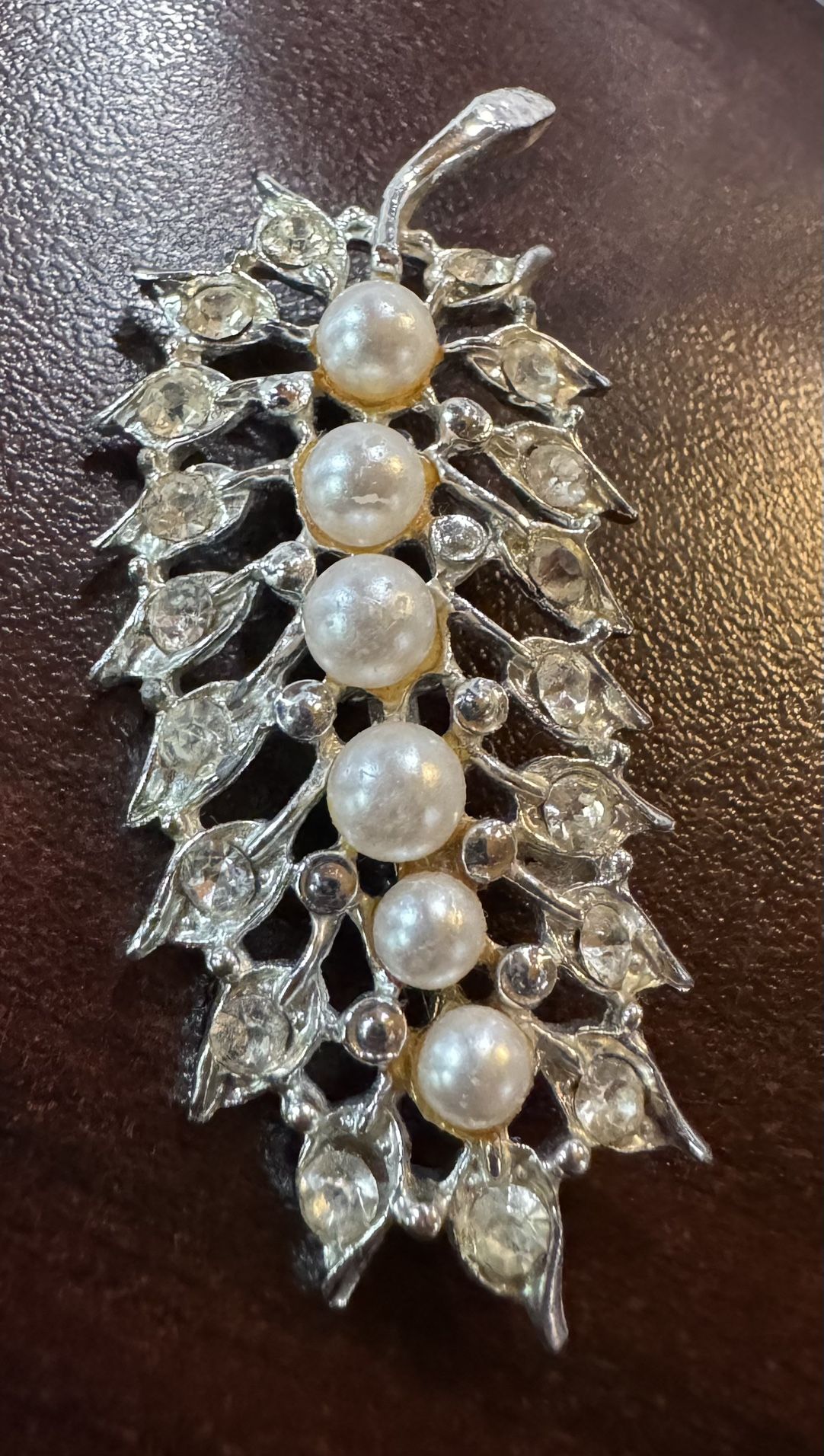 Vintage Simulated Pearl Leaf Brooch