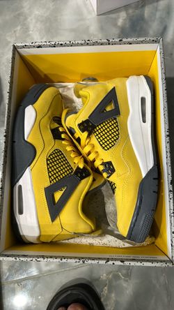 Air Jordan 4 Lightning Yellow Sneakers