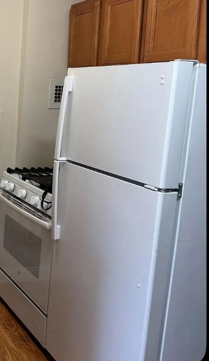 Full Size Fridge,  Oven and 18” Dishwasher In Mint Condition
