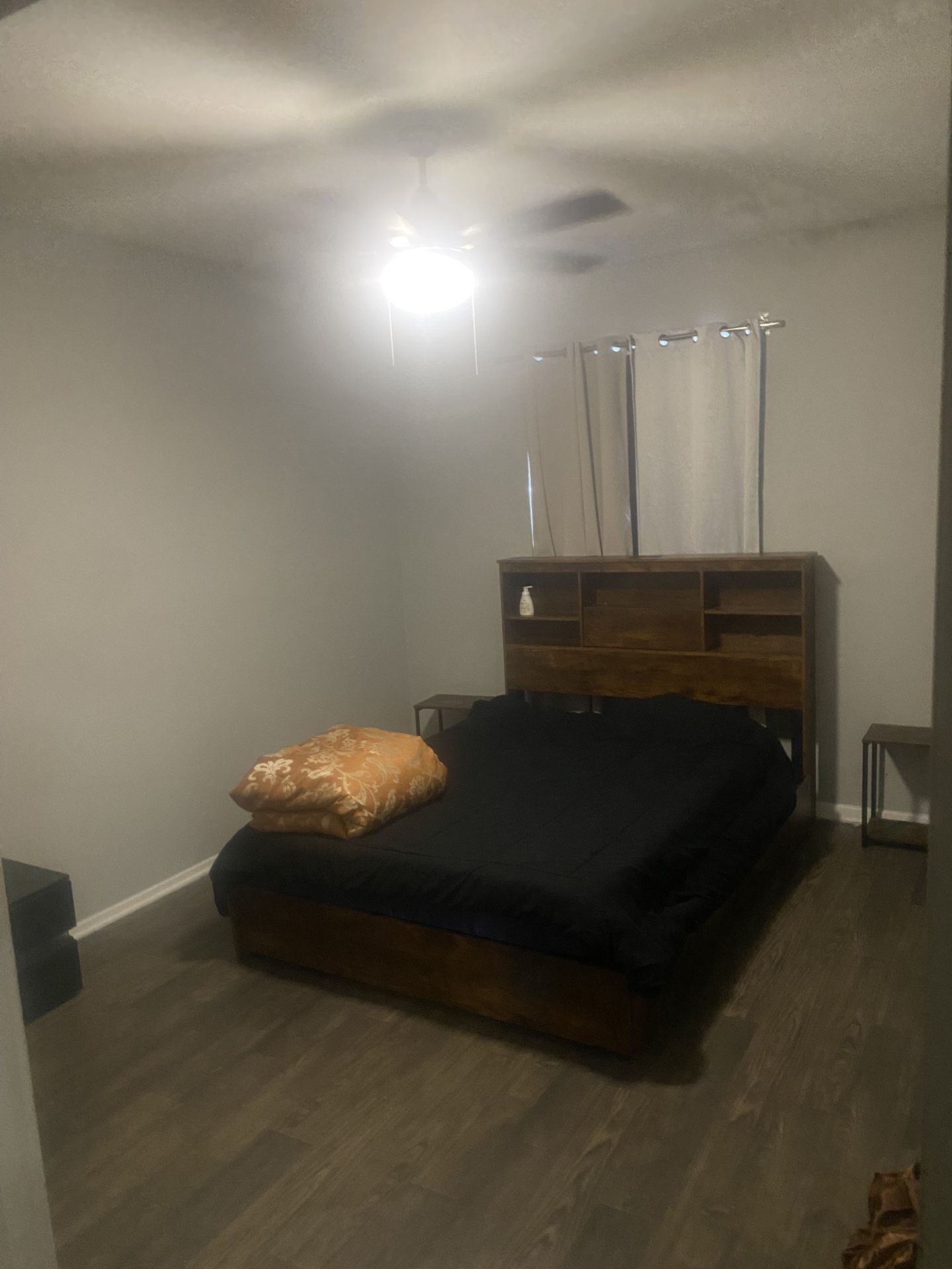 Full/Queen Bed Set W/mirror