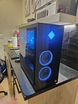 HP Omen 40L Gaming PC - Ryzen 7 7700 - RTX 4060 Ti - 16GB DDR5