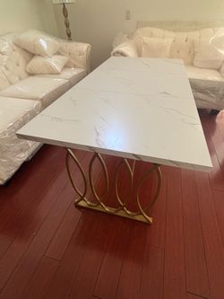 Dining table brand new!