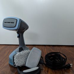 Black And Decker Handheld Steamer for Sale in Arcadia, CA - OfferUp