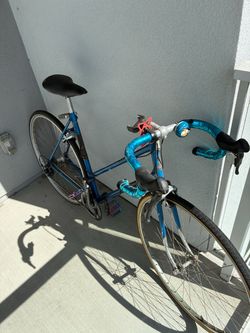 Raleigh Grand Prix Vintage Road Bike 1(contact info removed)