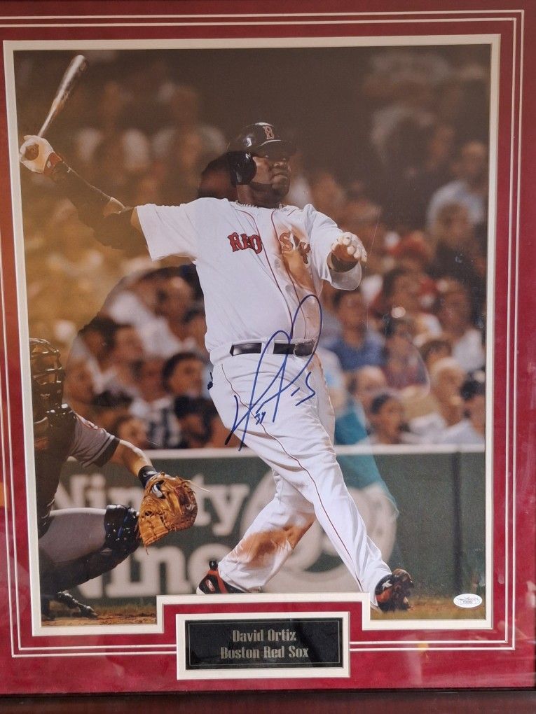 SPORTS MEMORABILIA