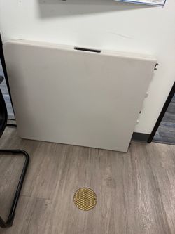 Foldable tables