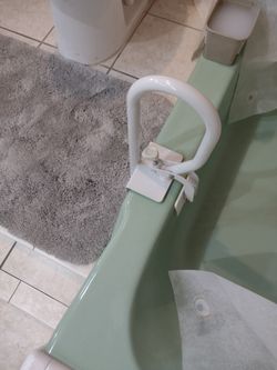 Bathroom Tub Support