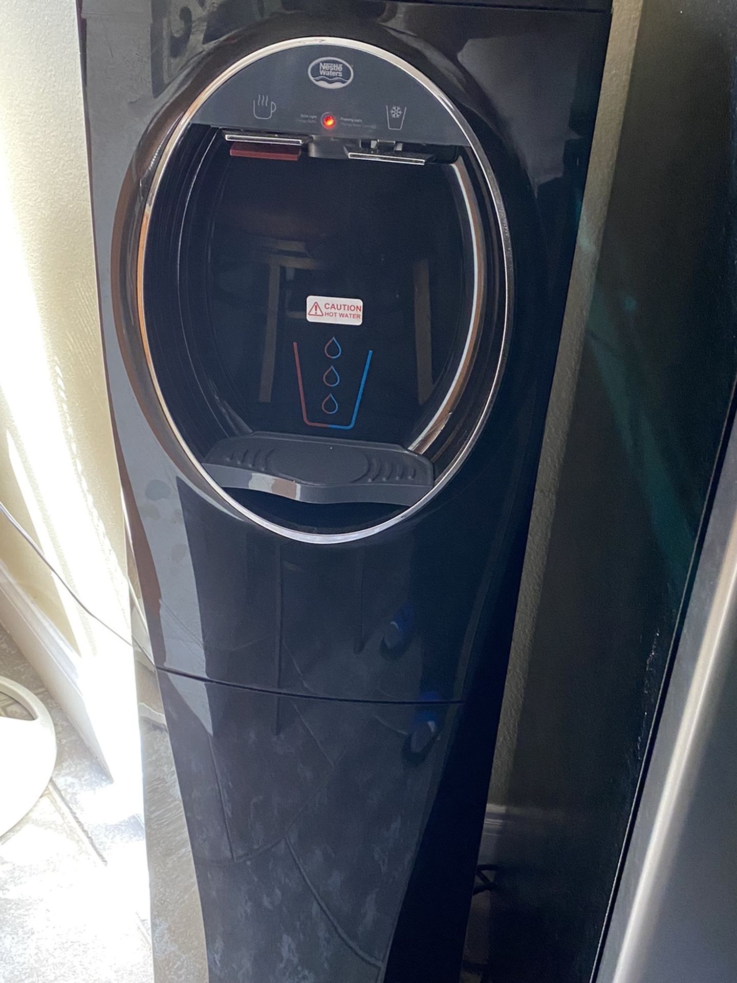 Lumina Bottom Load Dispenser Black