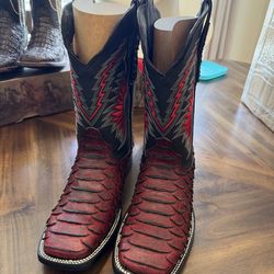 New cowboy boots 8.5