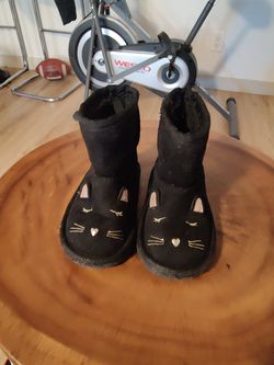 Size 6 toddler snow boots