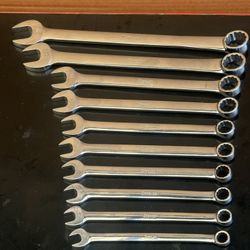 Snap-on Tools 11 Pc 12-Point Metric Flank Drive Combination Wrench Set (9,10,11,12,13,14,15,17,19,22,and 24 mm)