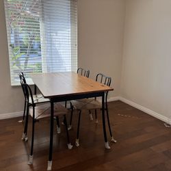 Dining Table With Four Chairs 