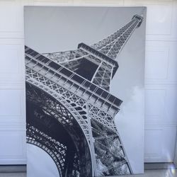 Large Eiffel Tower Photo 