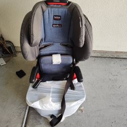 BritaxBritax Pioneer Combination Harness-2-Booster Car Seat