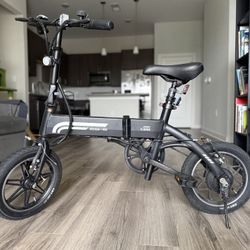 Swagtron EB5 Folding E-Bike – Like New – Includes Helmet + Air Pump