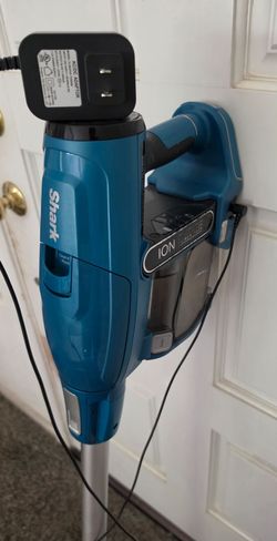 Shark Vacuum. Battery