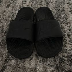 Black Nike Slides Size 10 Men’s 