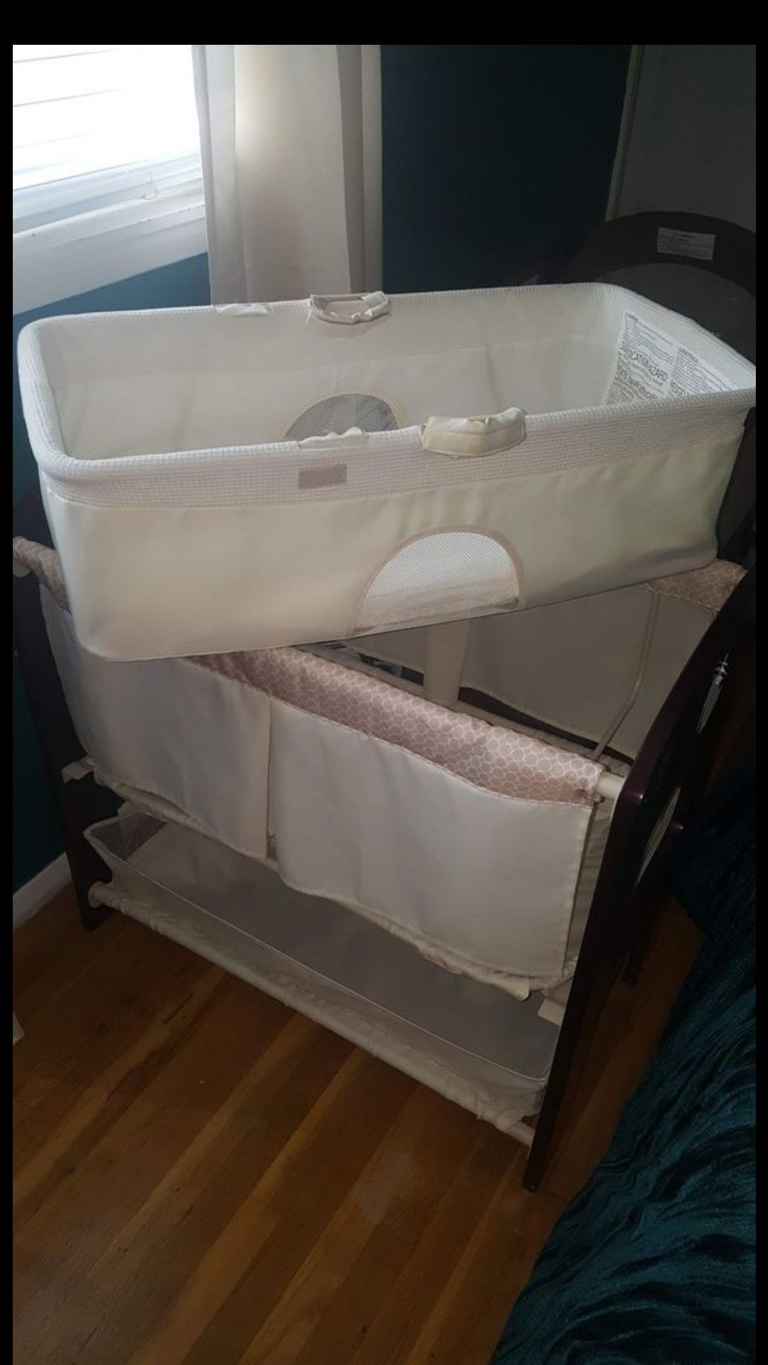 Bassinet/ changing table