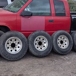 8 Lug Ford Wheels with E-rated tires (7)