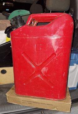 5 Gallon Metal Gas Can With Mount 