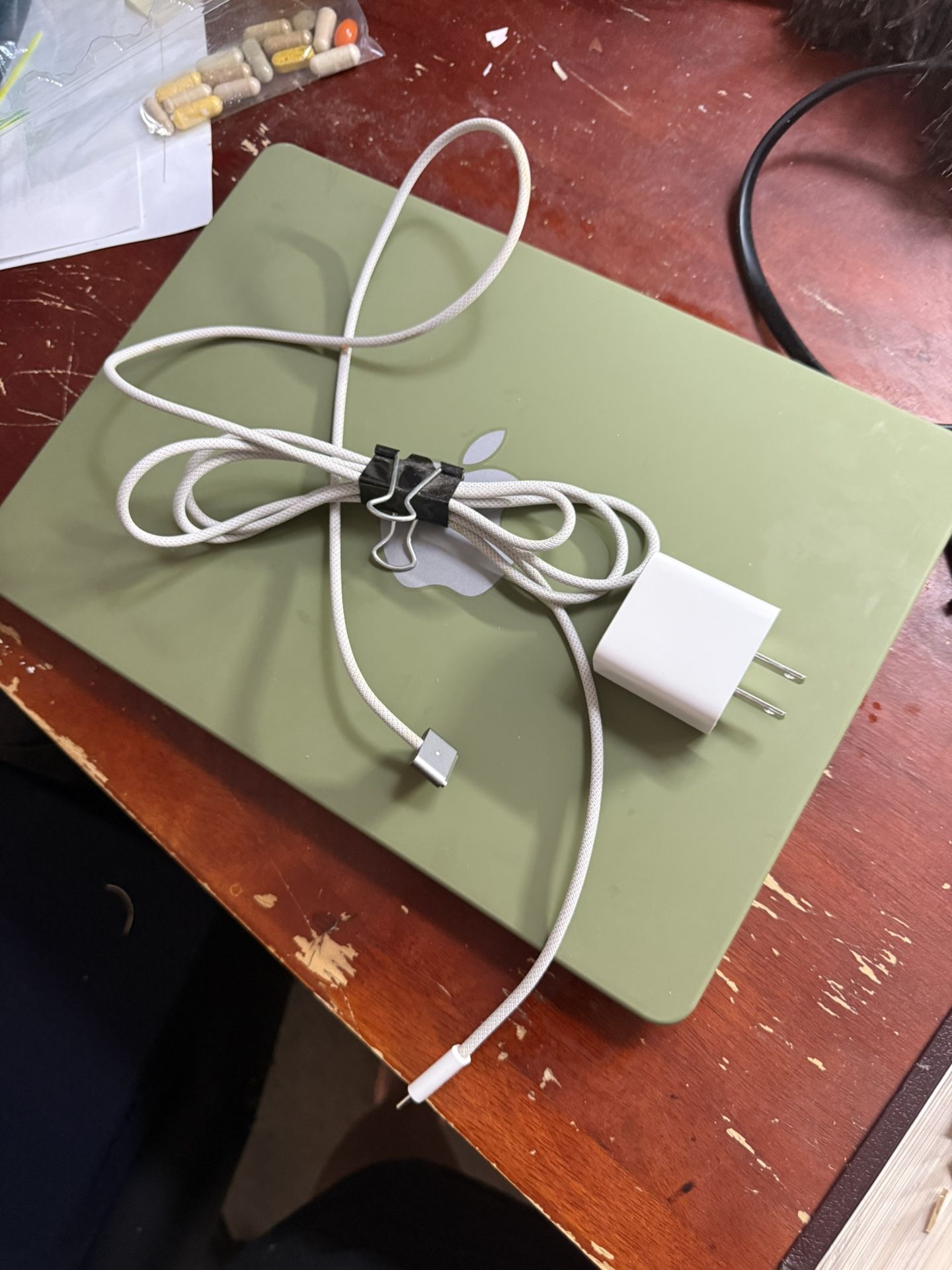 2024 MacBook Air 13” M3 Chip 16GB Ram 512GB Storage MINT CONDITION