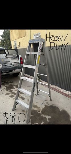 Excellent condition heavy duty 6 feet and more sizes available aluminum ladders 🪜
