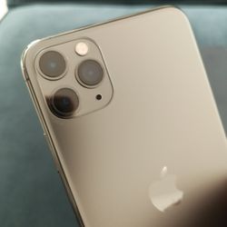 Apple iPhone 11 Pro Max 64GB Midnight Gray Unlocked in Excellent Condition with FREE Silicon Cover N Screen Guard