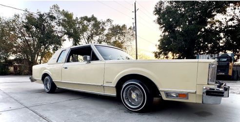 1980 Lincoln town coupe town car