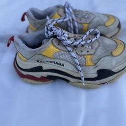 Balenciaga Triple s