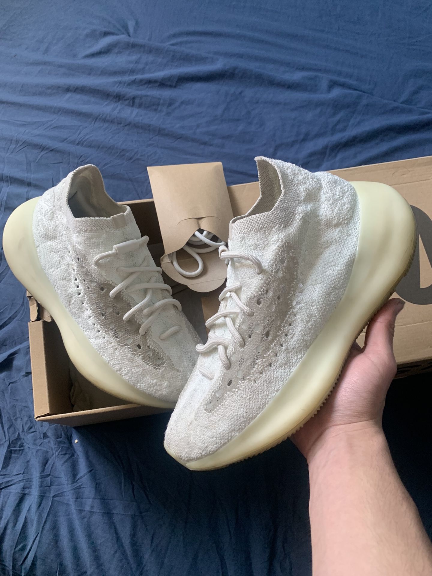 Yeezy 380 Calcite Glow Size 8m